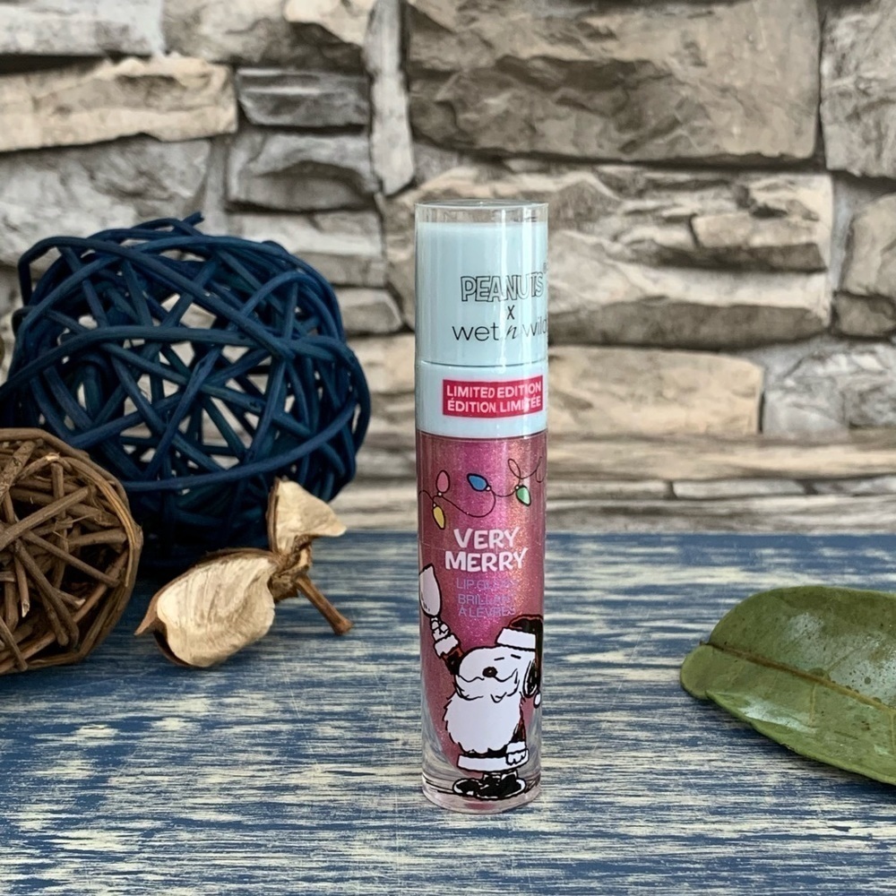 Wet n Wild x Peanuts Christmas Pageant Very Merry Lipgloss Snoopy Holiday New